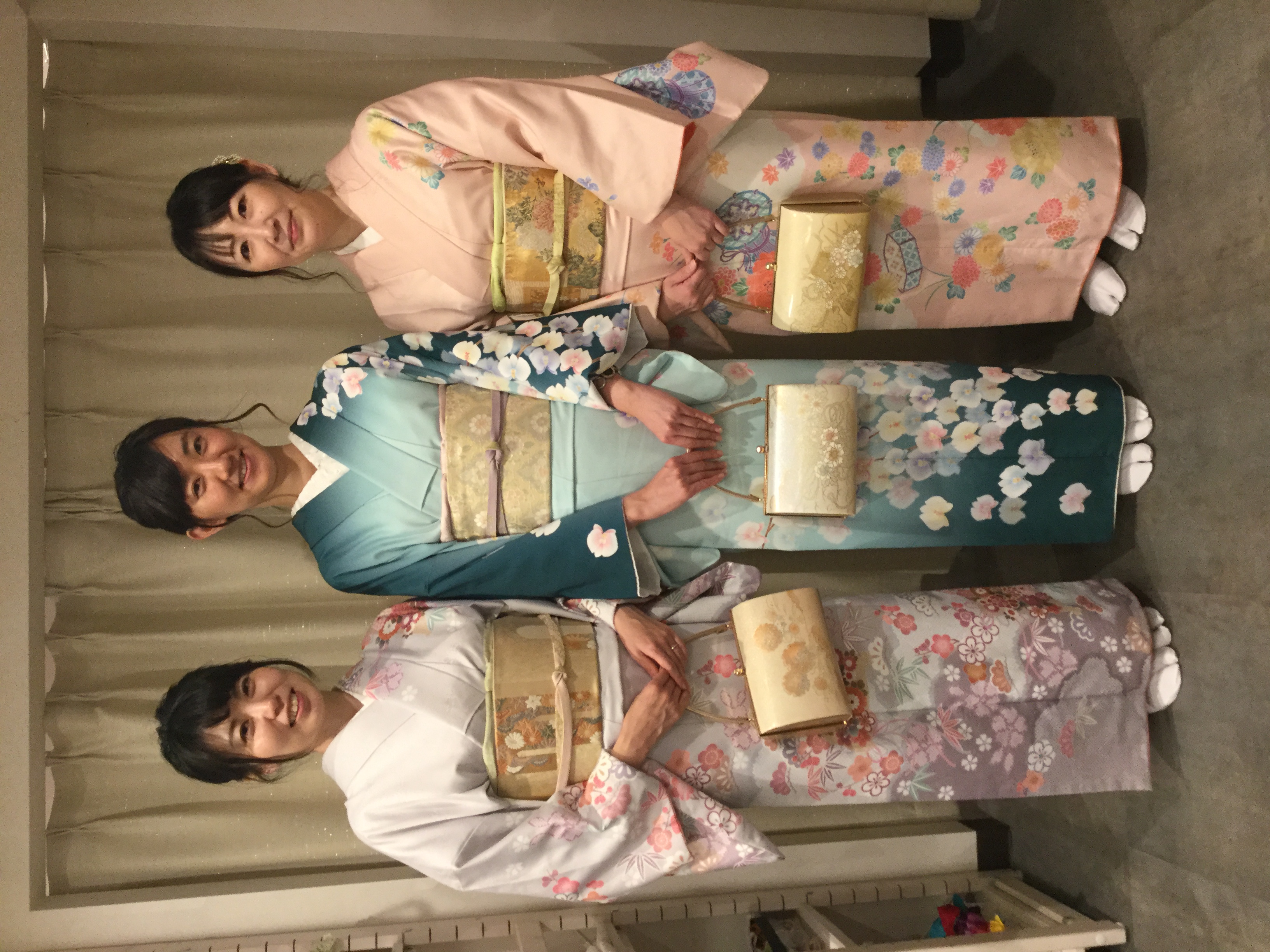 華やかな三人組