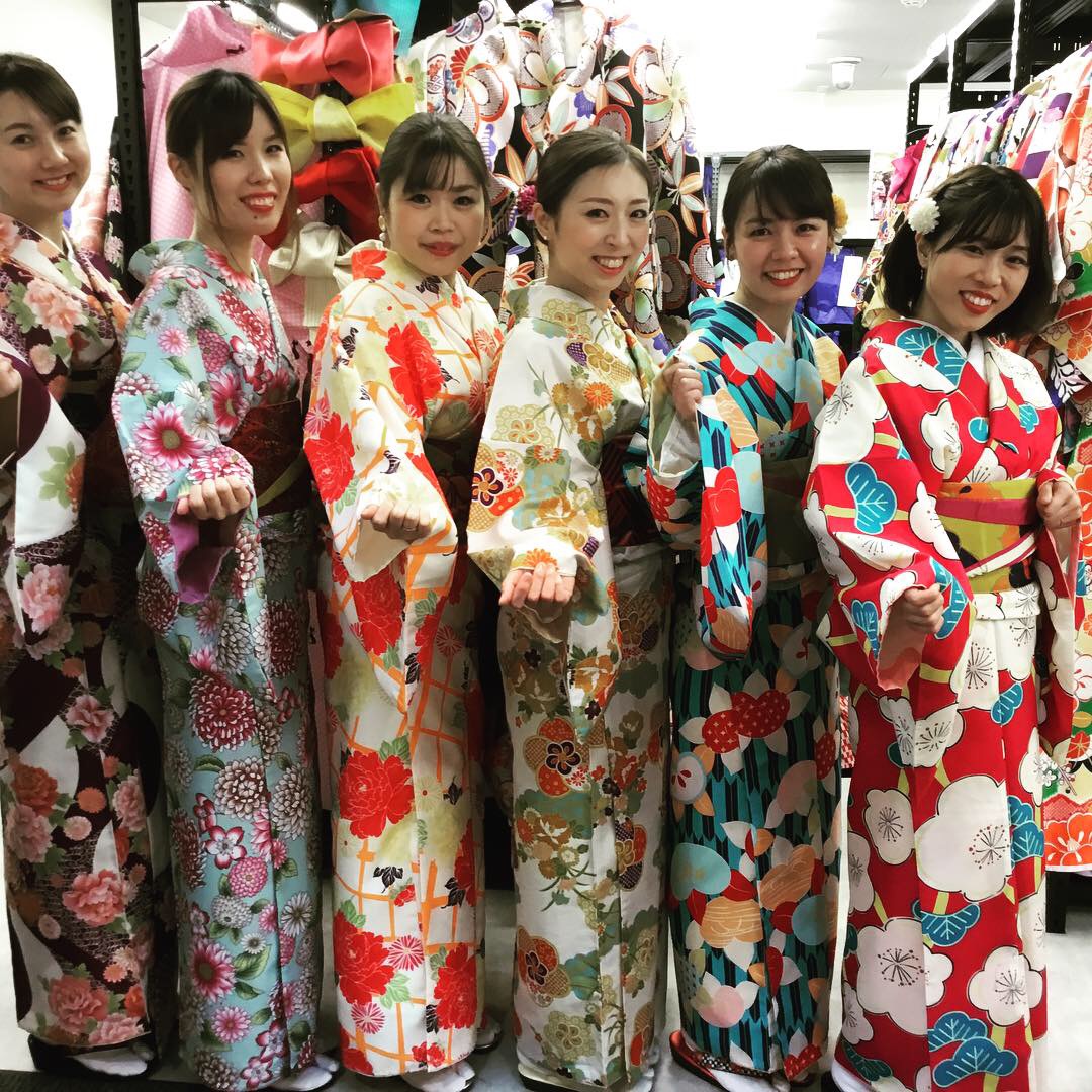 華やかにお着物で！お友達と！