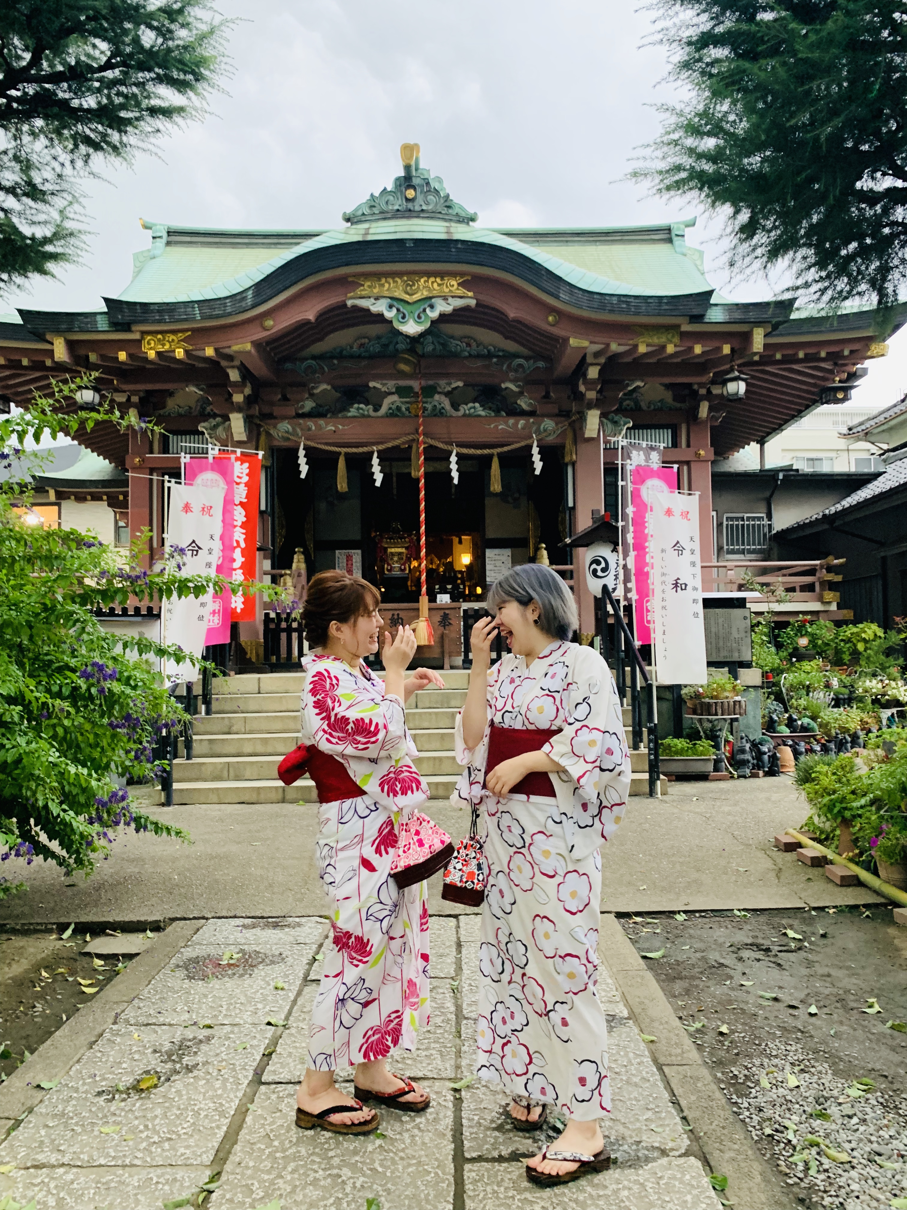 浅草寺店は浅草寺まで徒歩1分です(*^▽^*)