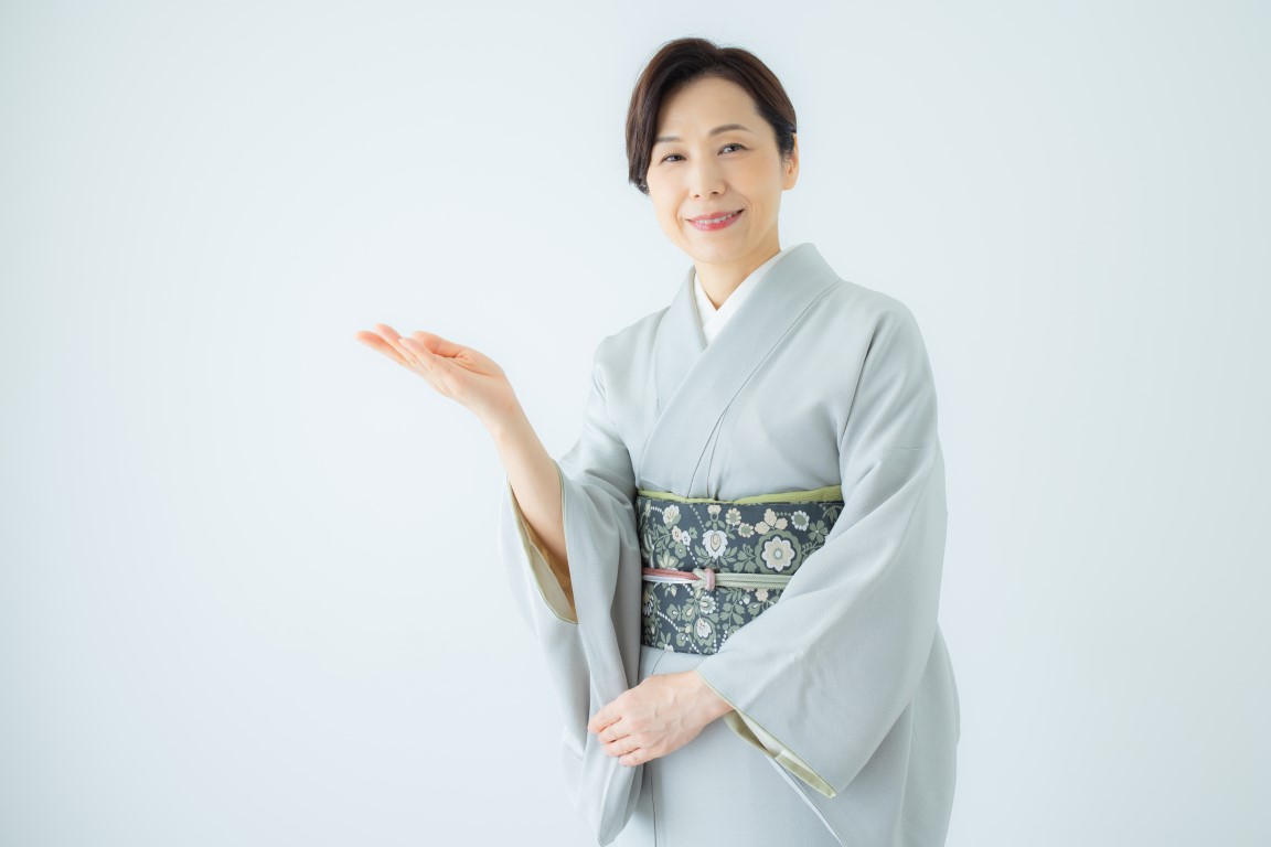 着物マナーの基本！立ち居振る舞いからアクセサリーのルールまで